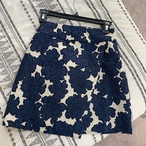 Work and play - adorable mini skirt in size xxs - great for petites!